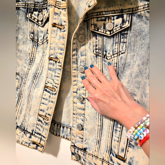 Gentle used ladies denim jacket size XS 😍 - Picture 2 of 6